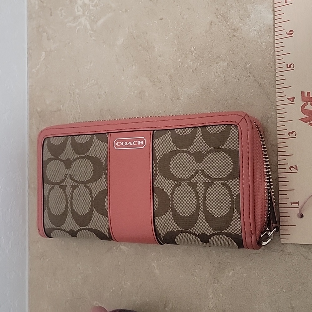 Wallet - Picture 9 of 11